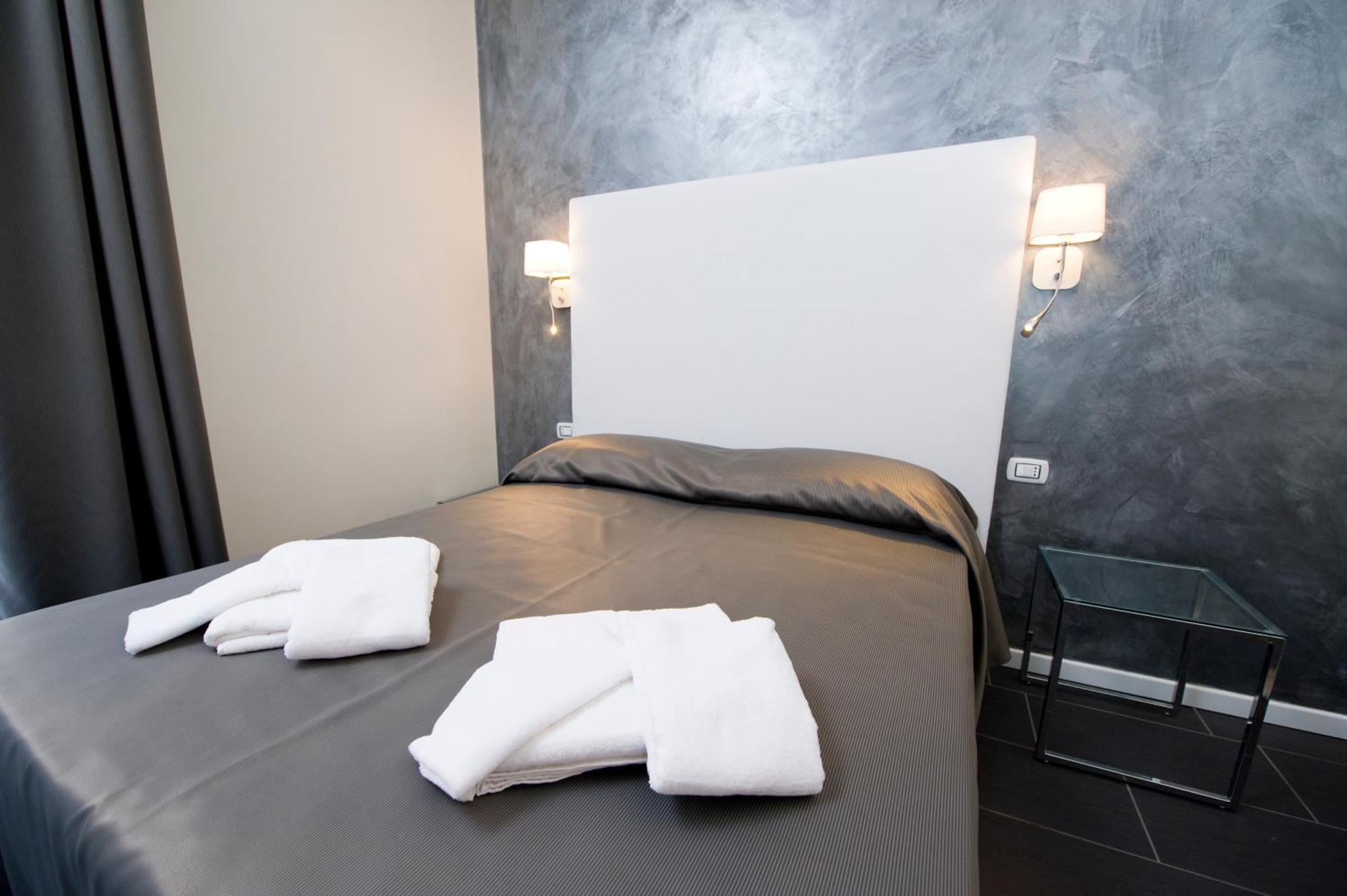 Grey&White Hotel Рим Стая снимка